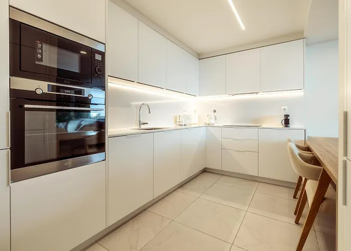 Bayline Algarve - Beachfront, Spa, Lagoon View Apartment *