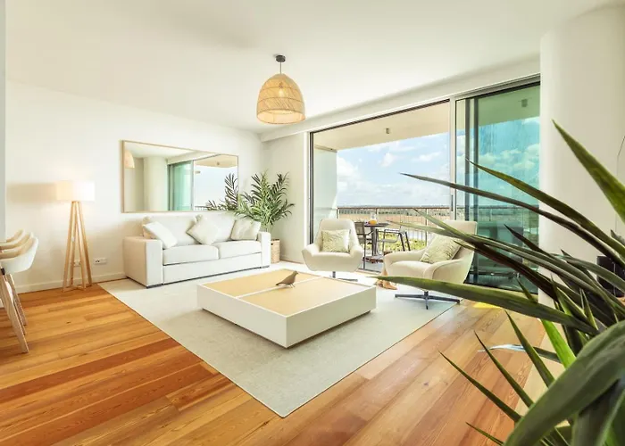 Bayline Algarve - Beachfront, Spa, Lagoon View Armacao de Pera