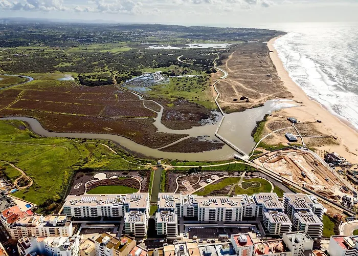 Apartment Bayline Algarve - Beachfront, Spa, Lagoon View Armacao de Pera