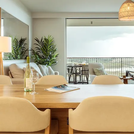 Bayline Algarve - Beachfront, Spa, Lagoon View * Armação de Pêra