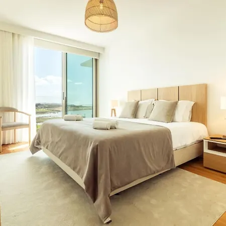 Bayline Beachfront, Lagoon View & Armacao de Pera