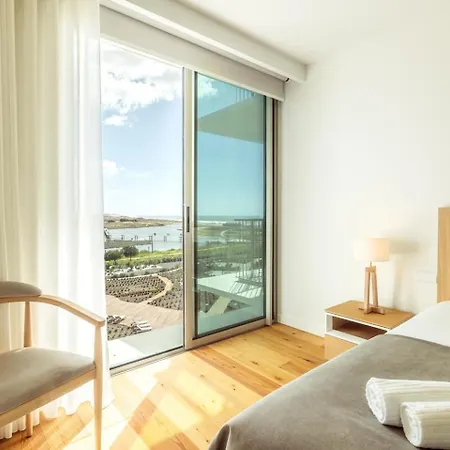 Bayline Beachfront, Lagoon View & *