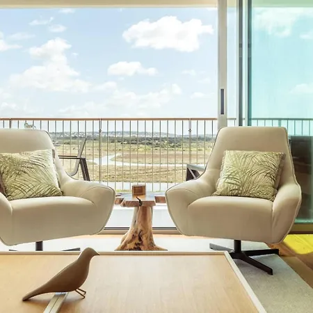 Bayline Beachfront, Lagoon View & Armacao de Pera
