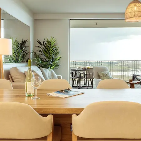 Bayline Beachfront, Lagoon View & *