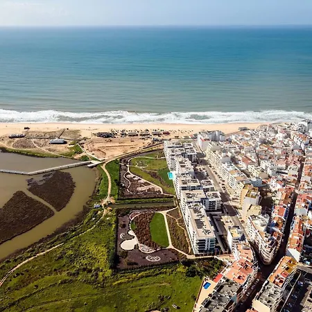 Apartment Bayline Beachfront, Lagoon View &