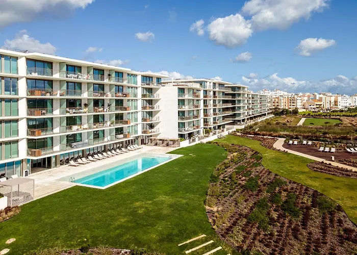 Bayline Algarve - Beachfront, Spa, Lagoon View Apartment *