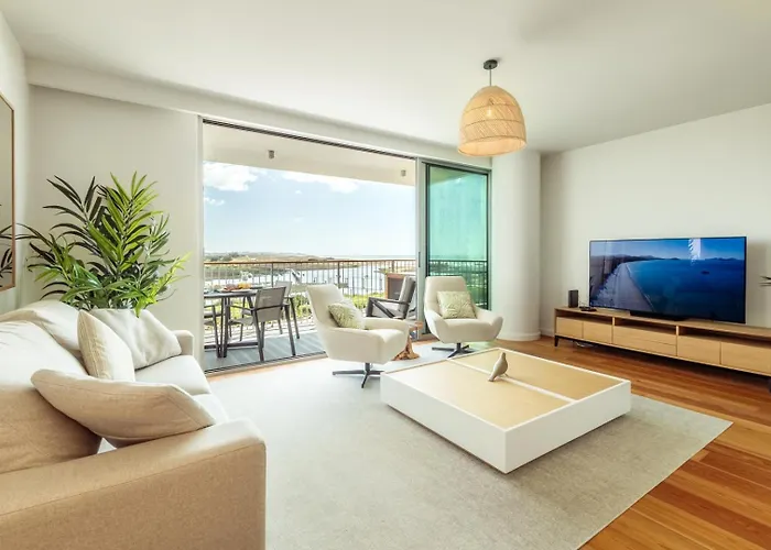 Bayline Algarve - Beachfront, Spa, Lagoon View * Armação de Pêra