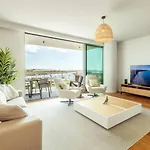 Bayline Beachfront, Lagoon View & Апартаменты *